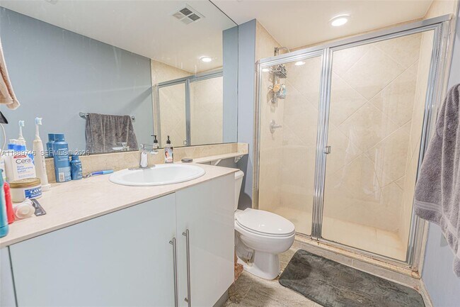 Building Photo - 335 S Biscayne Blvd