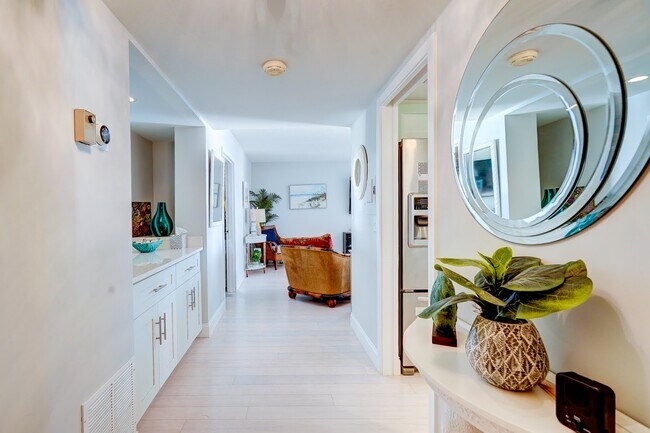 Building Photo - 5480 N Ocean Dr