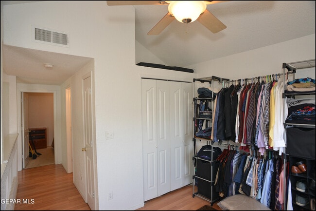Building Photo - 7528 Luz De Lumbre Ave