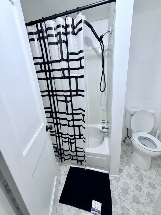 Building Photo - 1625 Old Bainbridge Rd