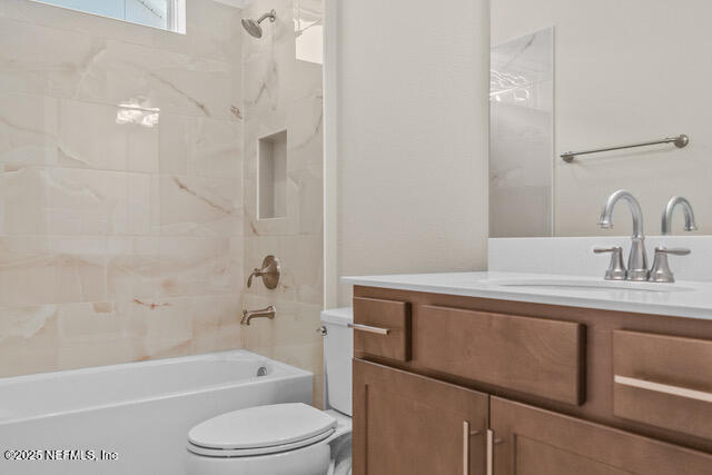 Building Photo - 12770 Valletta St