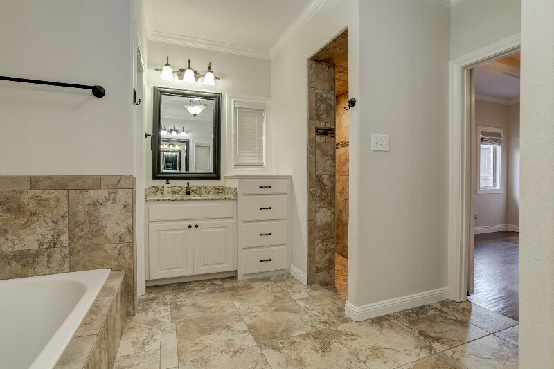 Building Photo - 803 Avenue S