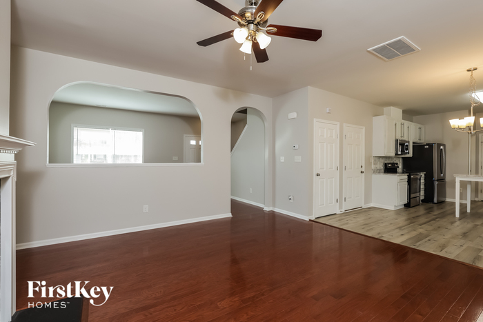 Building Photo - 2927 Cherrybark Dr
