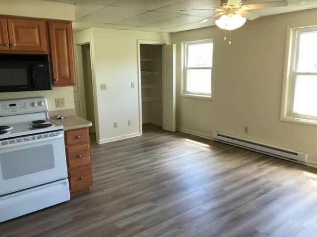 Building Photo - 916 Kings Rd