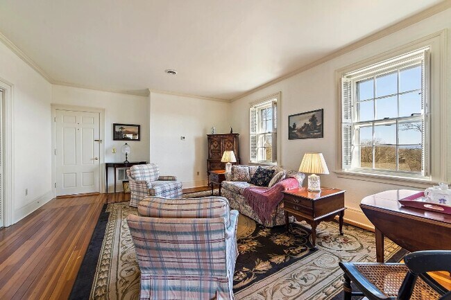 Building Photo - 385 Sherwood Ave