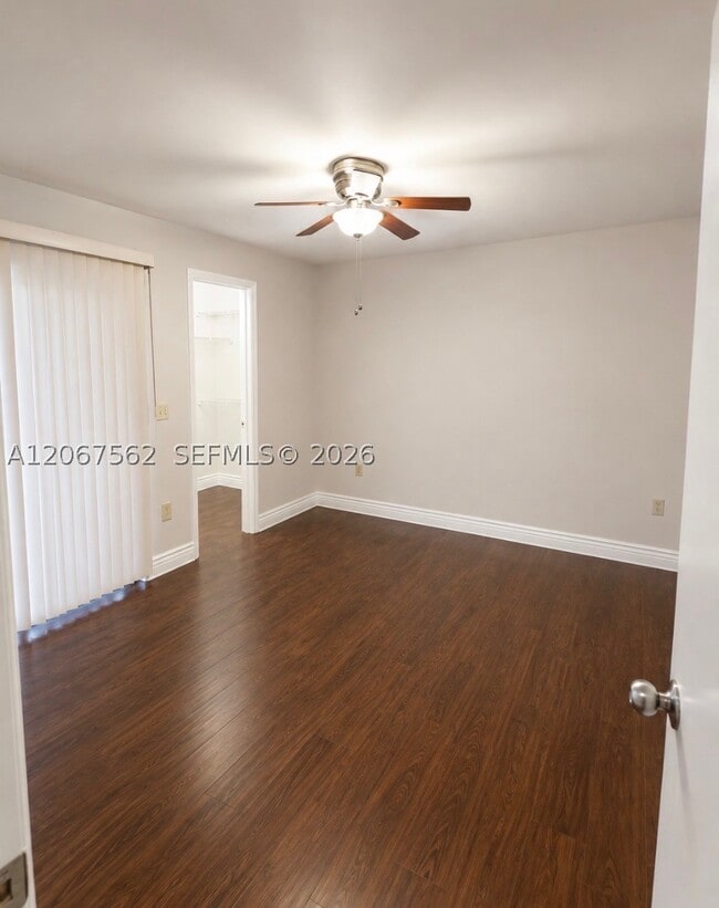 Building Photo - 4847 Palm Hill Dr