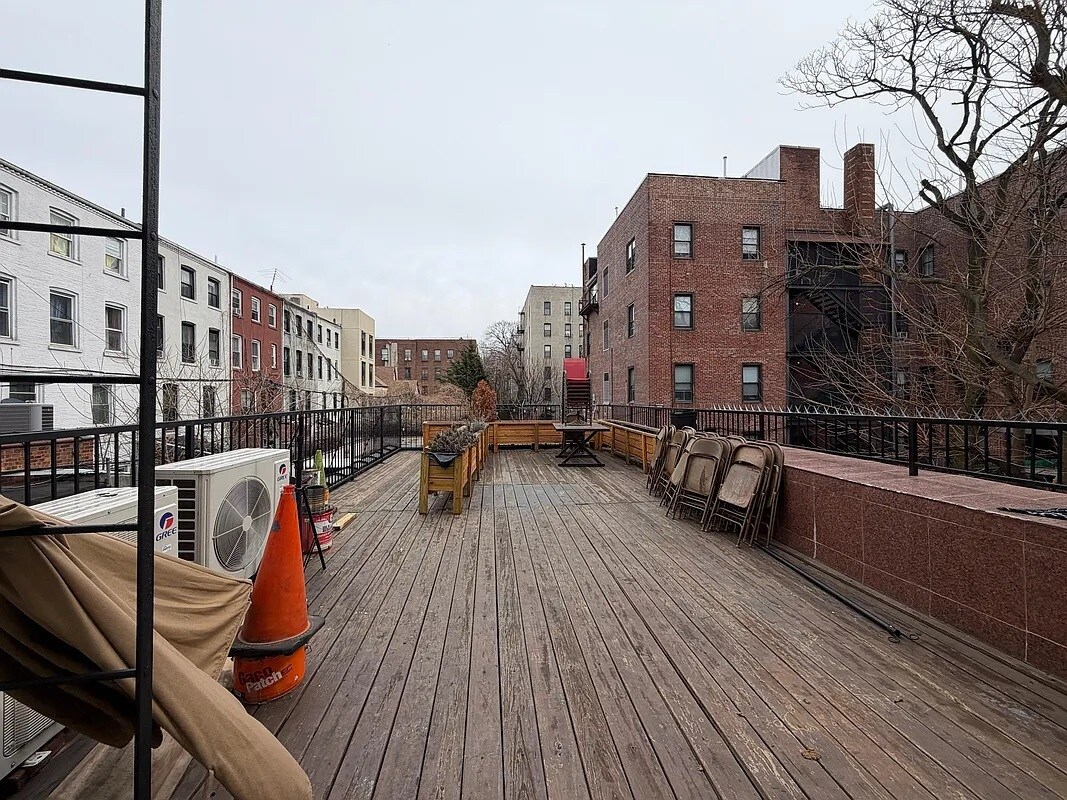 Building Photo - 671 Flatbush Ave