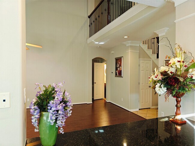 Building Photo - 26418 Creston Woods Dr