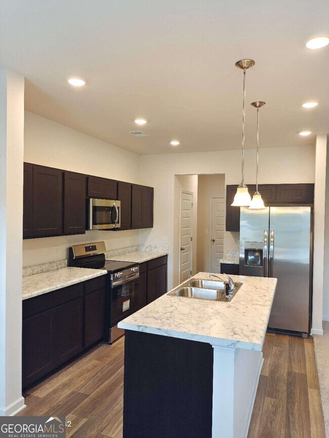 Building Photo - 72 Professional Pl