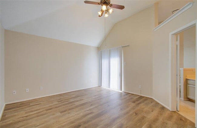 Building Photo - 11810 Stone Bridge Dr