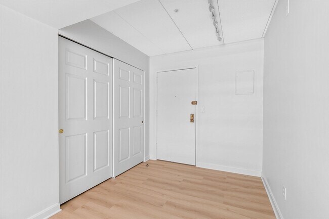 Building Photo - 125 Pleasant St