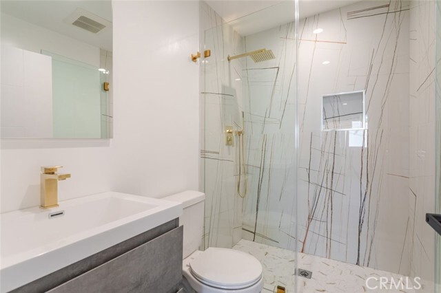 Building Photo - 10421 Pinyon Ave