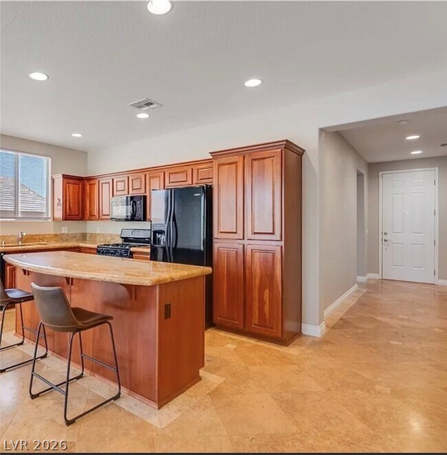 Building Photo - 2406 Paveene Ave