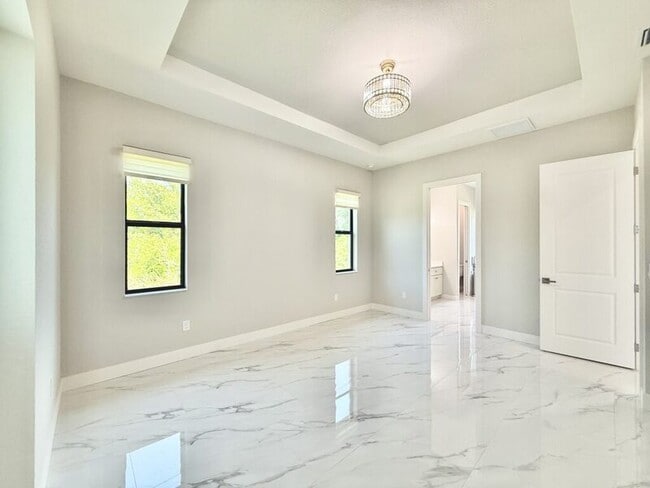 Building Photo - 20 Coxswain Dr