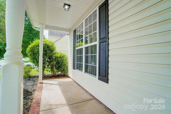 Building Photo - 9839 Brawley Ln