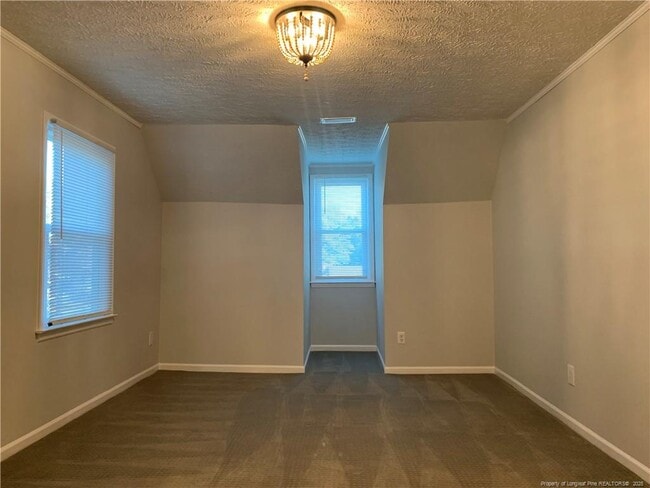 Building Photo - 5800 Lagu Pl