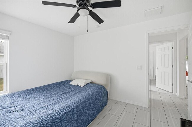 Building Photo - 4 Lynton Pl