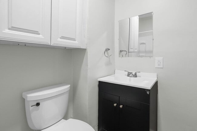 Building Photo - 1032 E 17th Ave