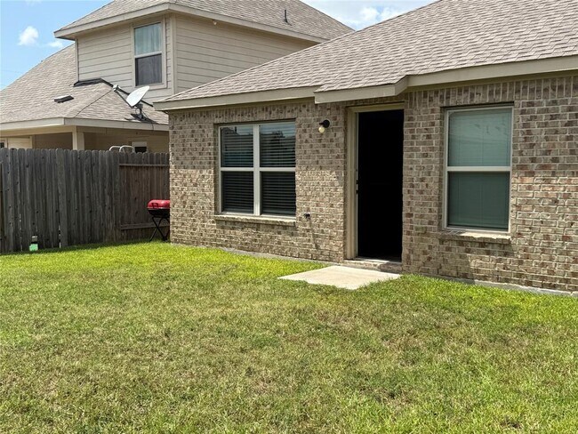 Building Photo - 23431 Dovetail Colony Ct