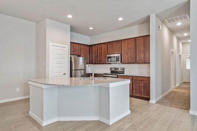 Building Photo - 9732 Grosbeak Ln