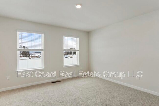 Building Photo - 413 Eclipse St