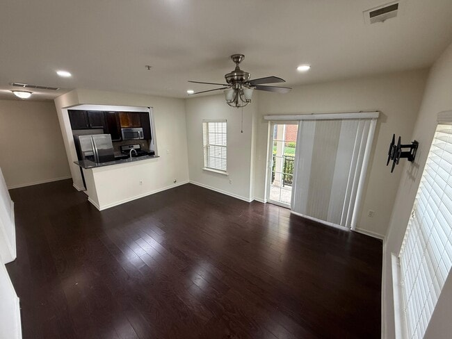 Building Photo - 518 E Celebration Way