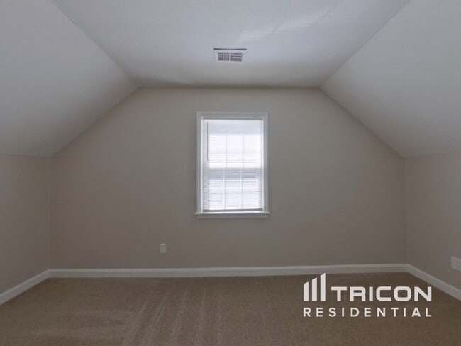 Building Photo - 8434 Barncliff Rd