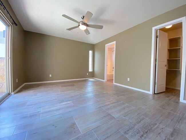 Building Photo - West El Paso 4bed/3.5bath Townhome