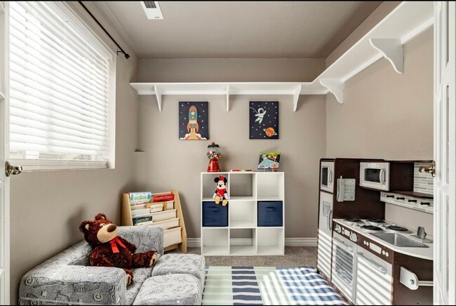 Building Photo - 7544 S 2020 E