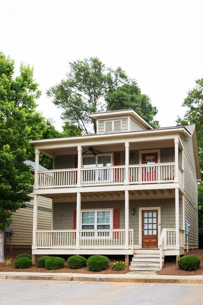 Primary Photo - 239 Ruth St