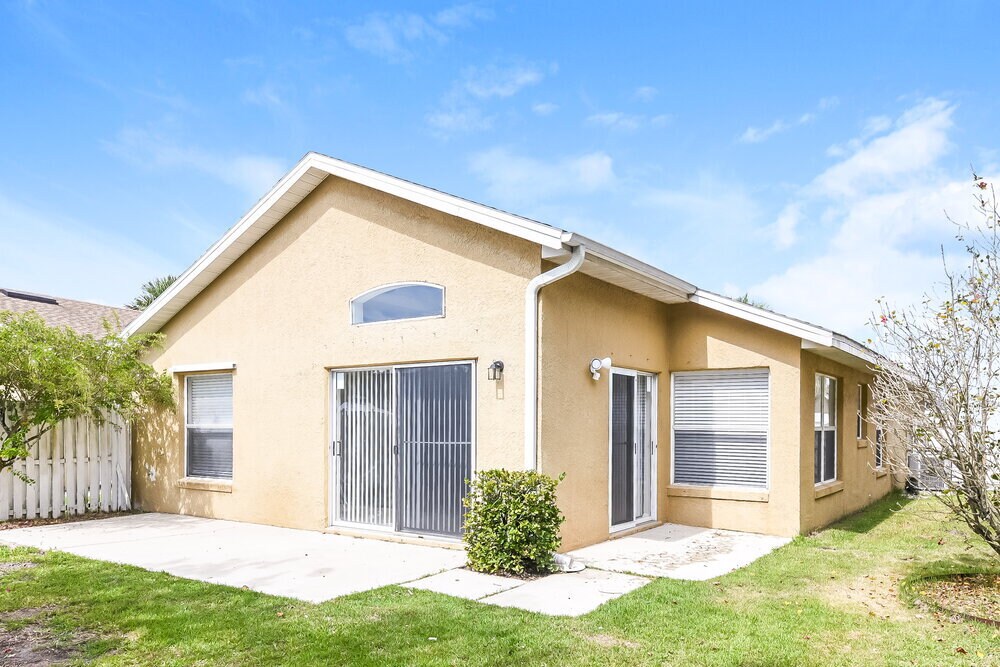 Building Photo - 2603 Spring Hill Dr