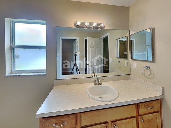 Building Photo - 12131 Woodglen Cir