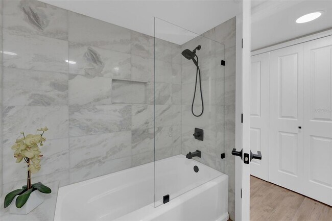 Building Photo - 15761 Windward Way Cir