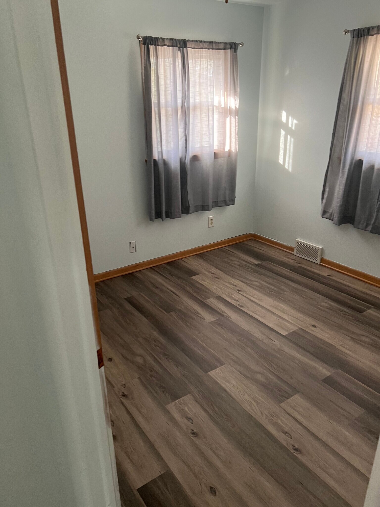 Building Photo - 6654 W Constance Ave