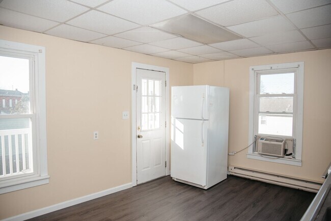 Building Photo - 166 Nissley St