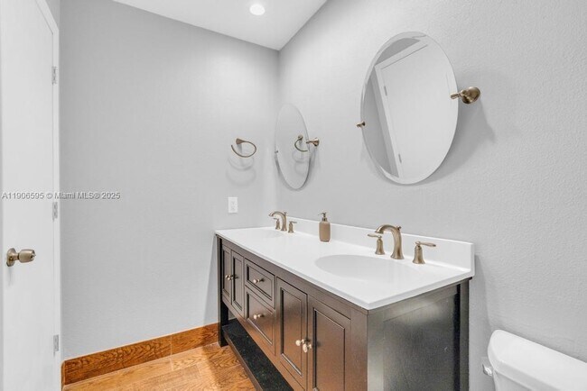 Building Photo - 1499 Yellowthroat St