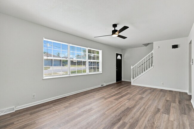 Building Photo - 4209 Defoe Dr