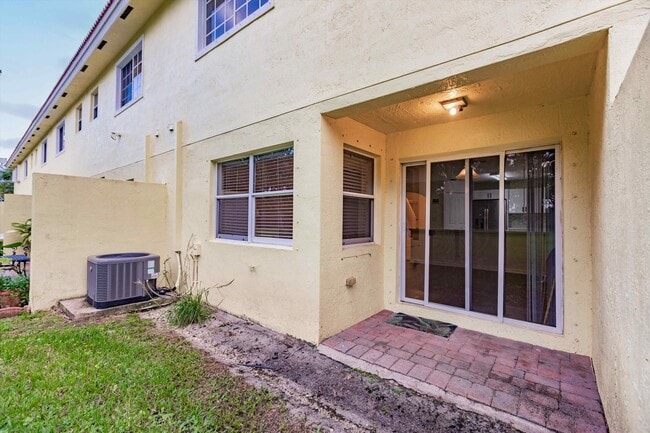 Building Photo - 853 Imperial Lake Rd