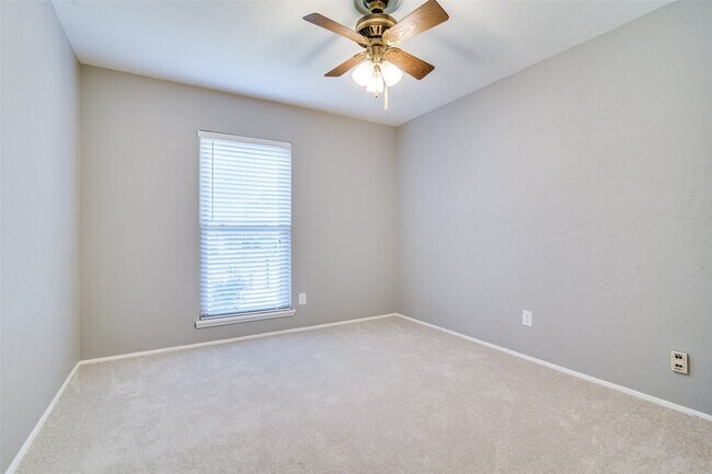 Building Photo - 4552 Fremont Ln