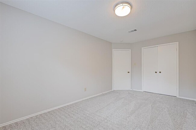 Building Photo - 2230 Bent River Dr