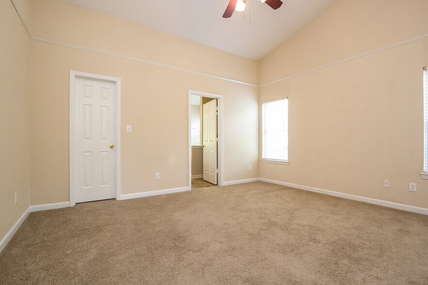 Building Photo - 1715 Heatherton Rd