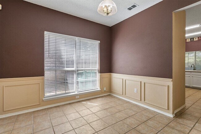 Building Photo - 7605 Bryce Canyon Dr W