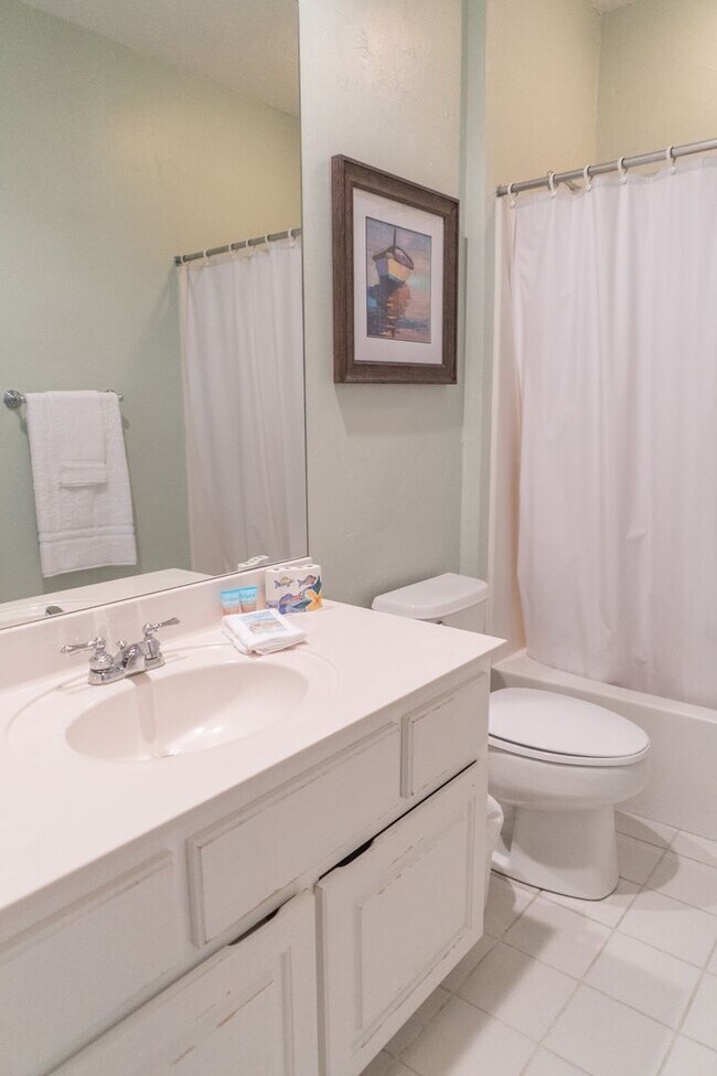 Building Photo - Beautiful 7-Bedroom Beachfront Home on 30A