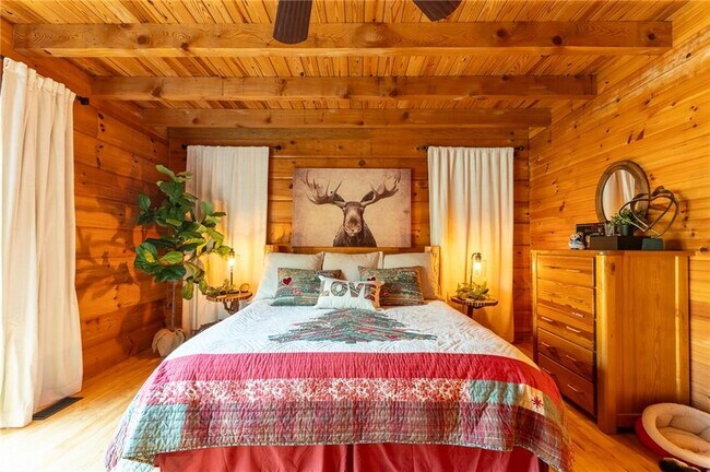 Building Photo - 105 Cedar Cove