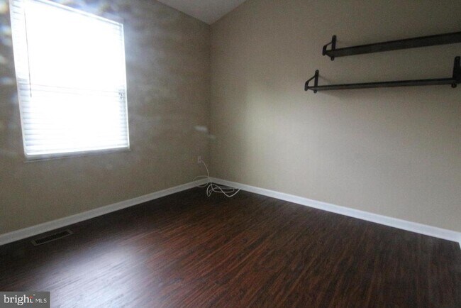 Building Photo - 410 Fleece Flower Dr