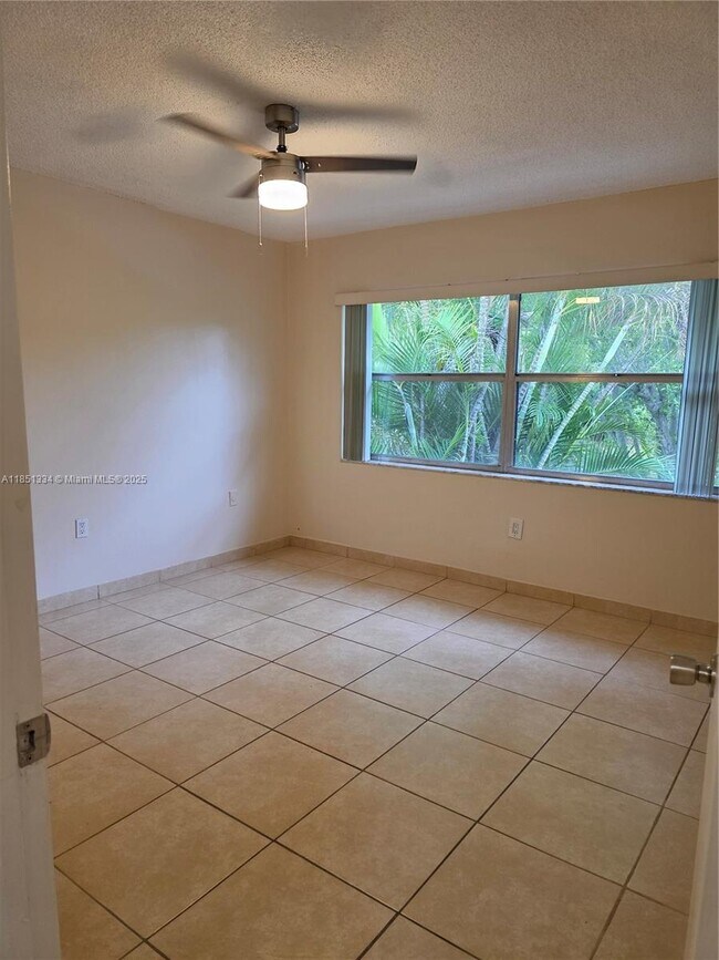 Building Photo - 6945 SW 111th Ct