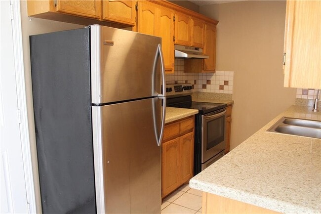 Building Photo - 12 Ashley Dr