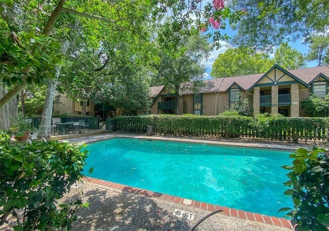 Building Photo - 8277 Kingsbrook Rd