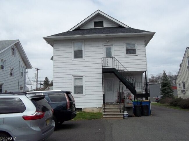 Building Photo - 11 Frelinghuysen Ave