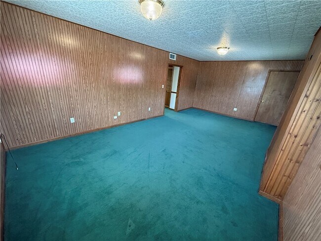 Building Photo - 5895 Heckert Rd